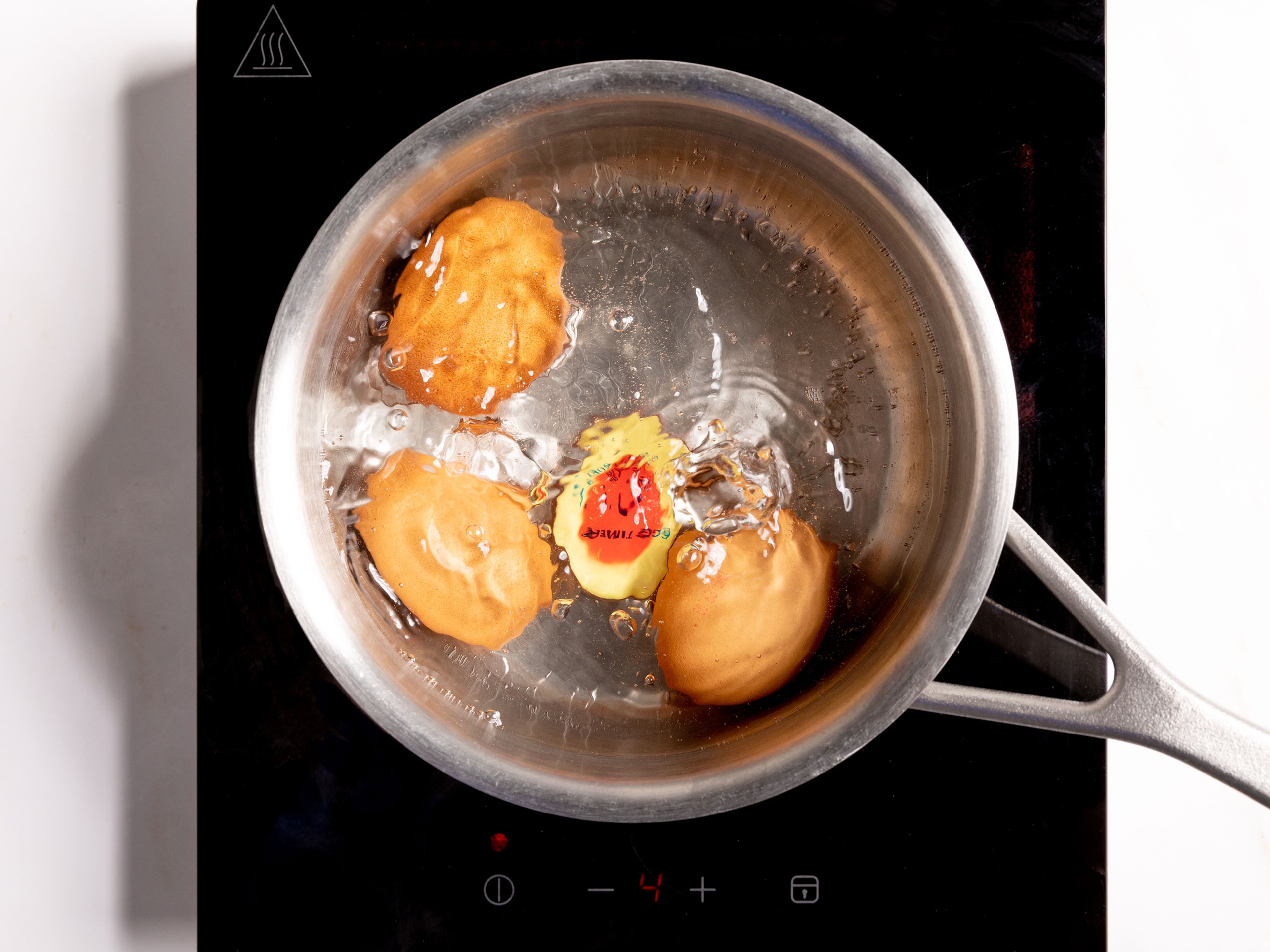 Cooking Thermometer In Turkey Deep Fryer Pot Filled With Oil Stock Photo -  Download Image Now - iStock