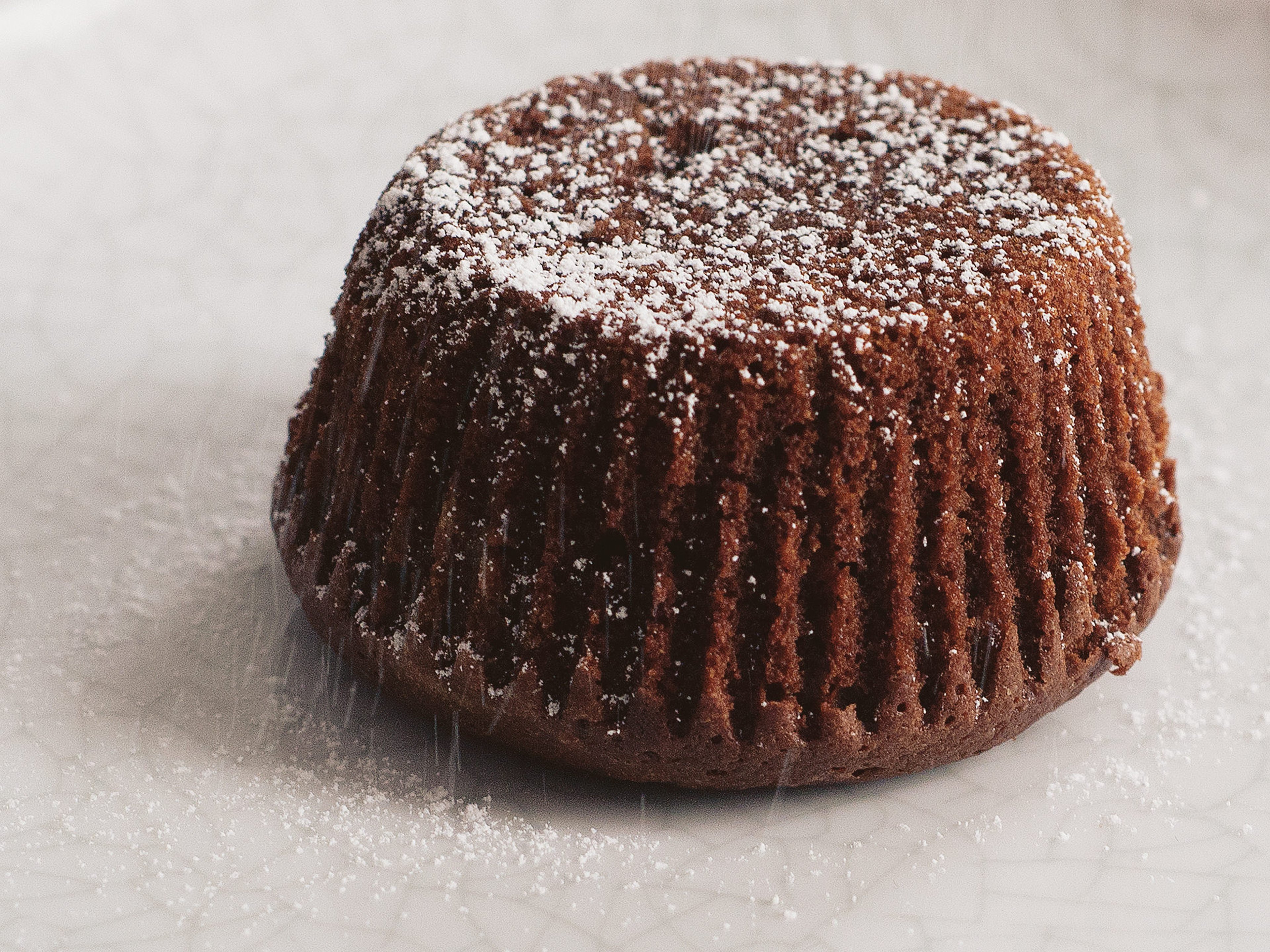 Nutella-Schokoküchlein mit flüssigem Karamellkern