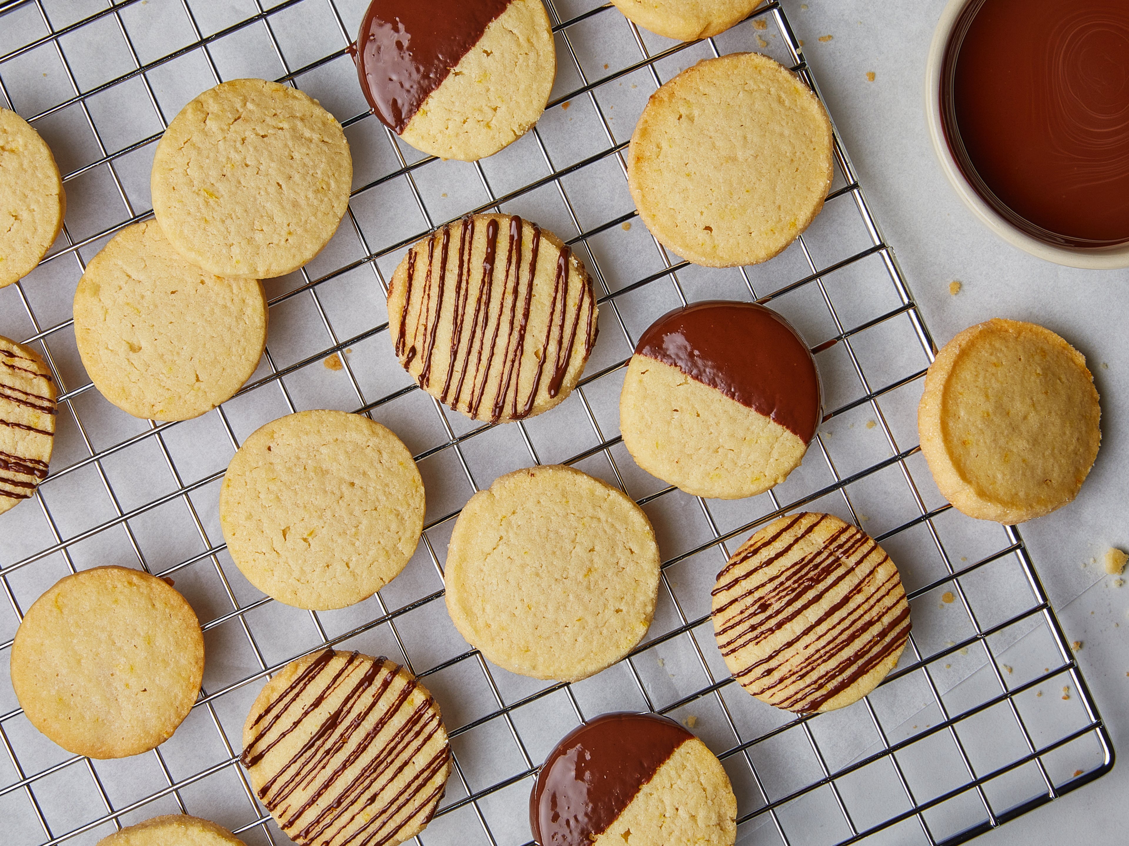 Einfache Weihnachtsplätzchen (Slice-and-Bake Cookies)