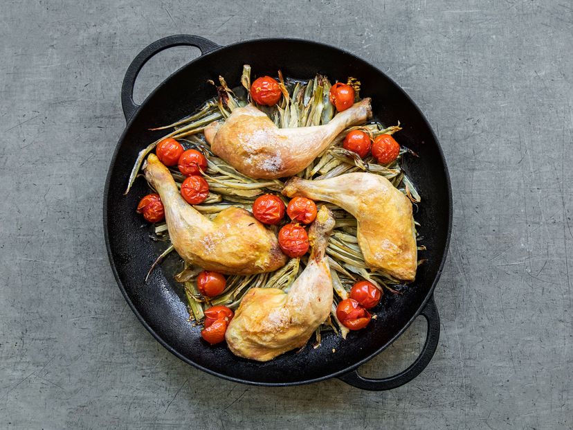 Oven-baked chicken with fennel and tomatoes