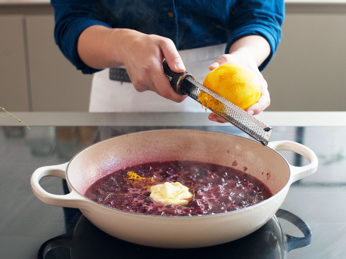 Seared duck breast with cherry-Port wine sauce | Recipe | Kitchen Stories