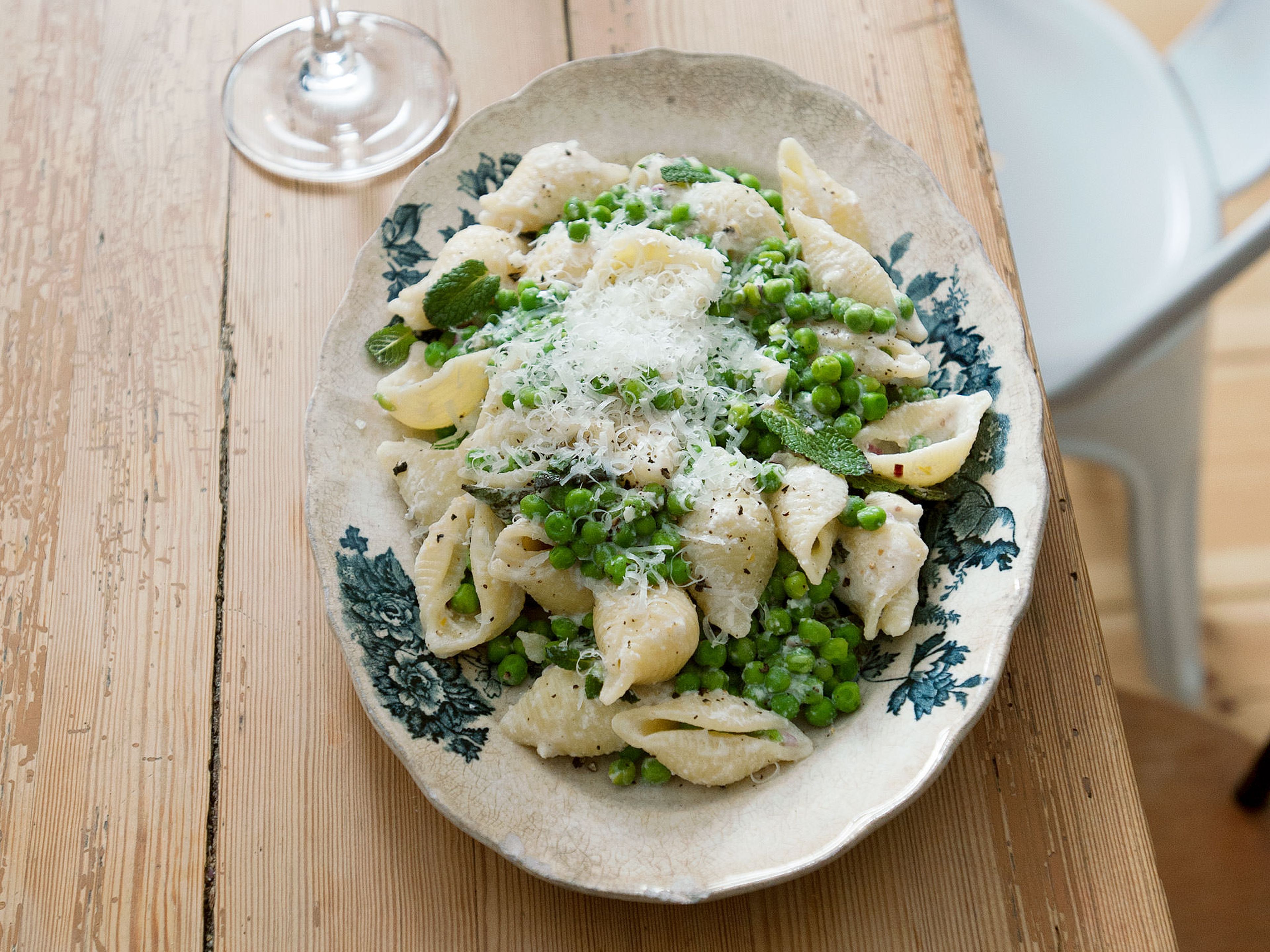 Spring pasta with peas and mint