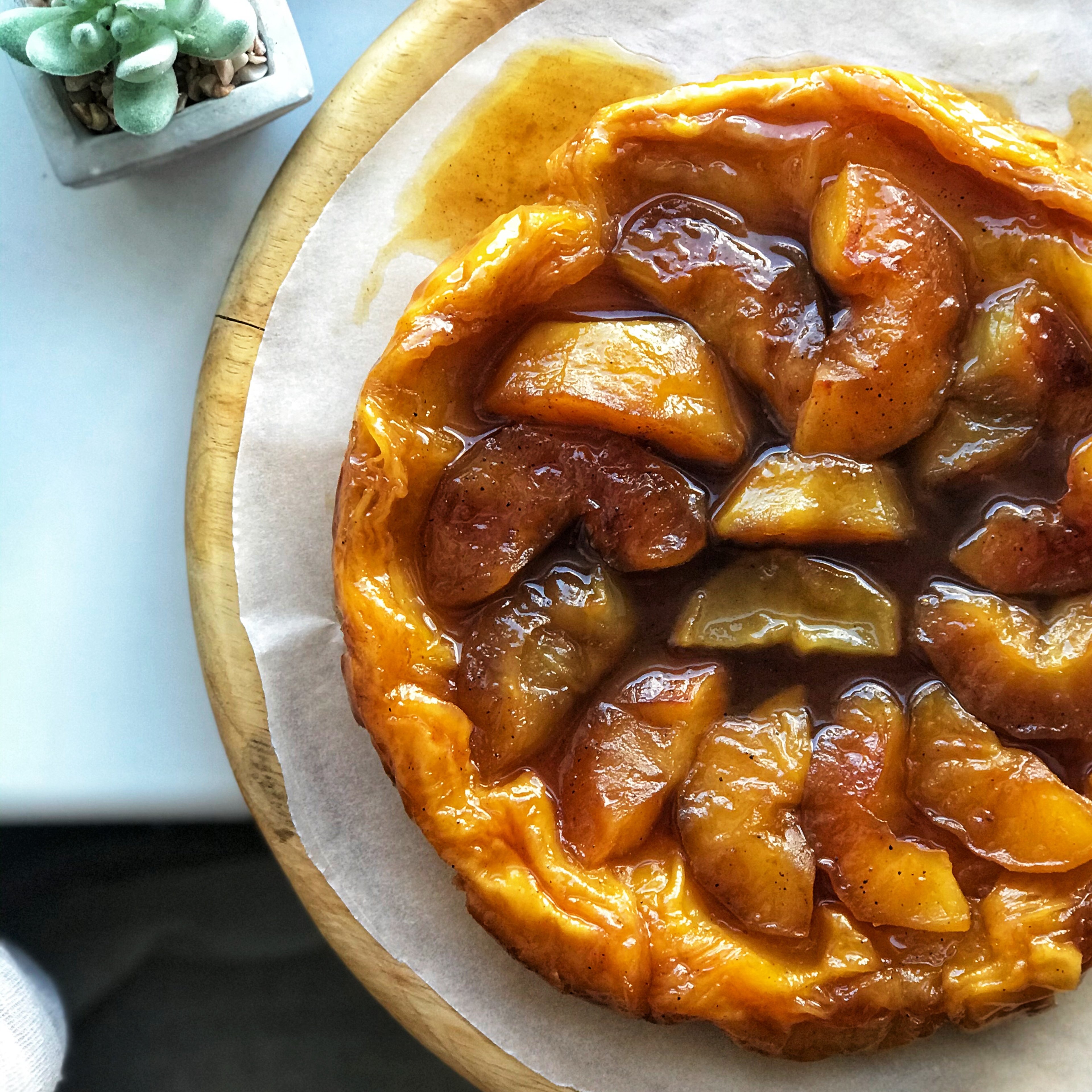 Apple tarte tatin