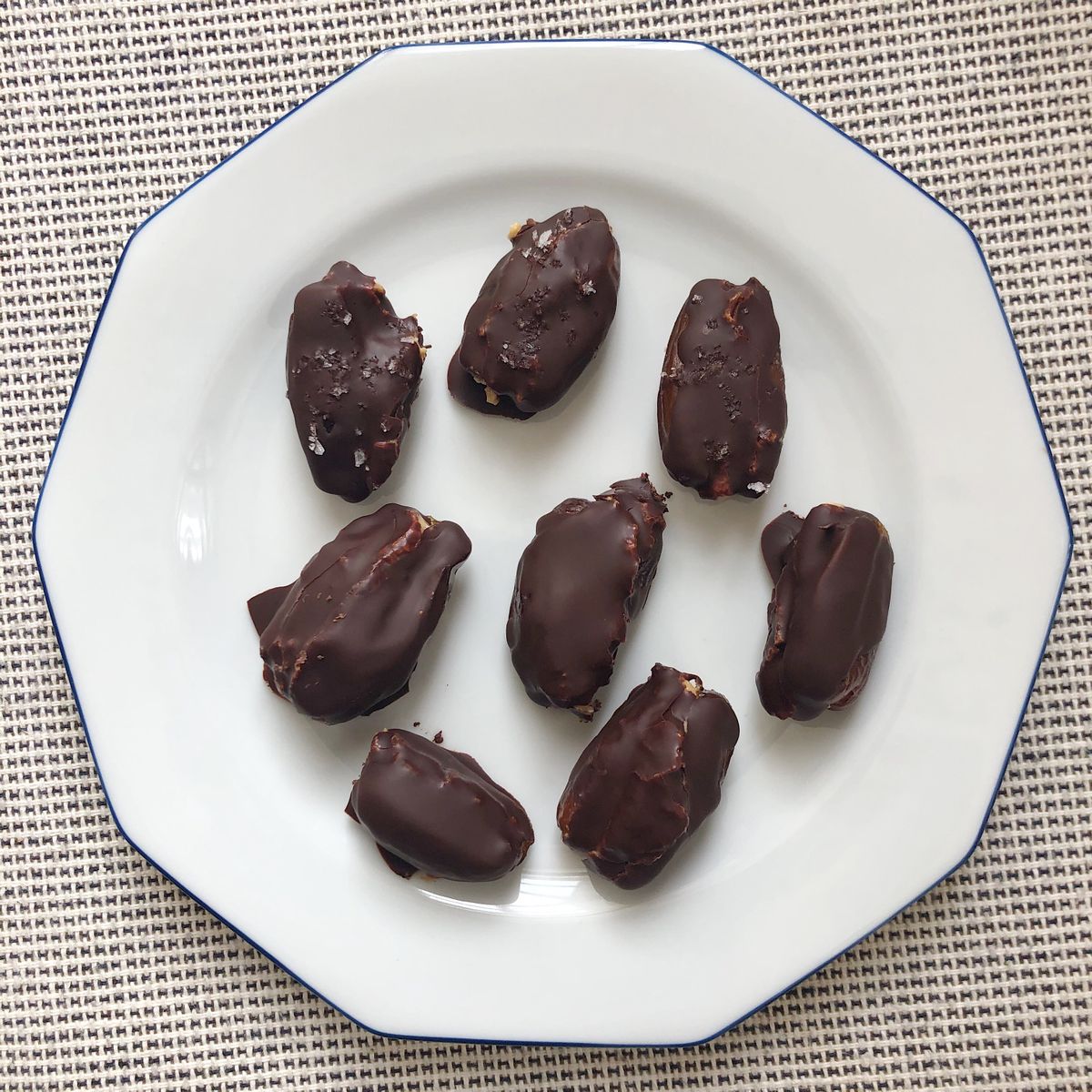 Chocolate covered, peanut butter-stuffed dates | Recipe | Kitchen Stories