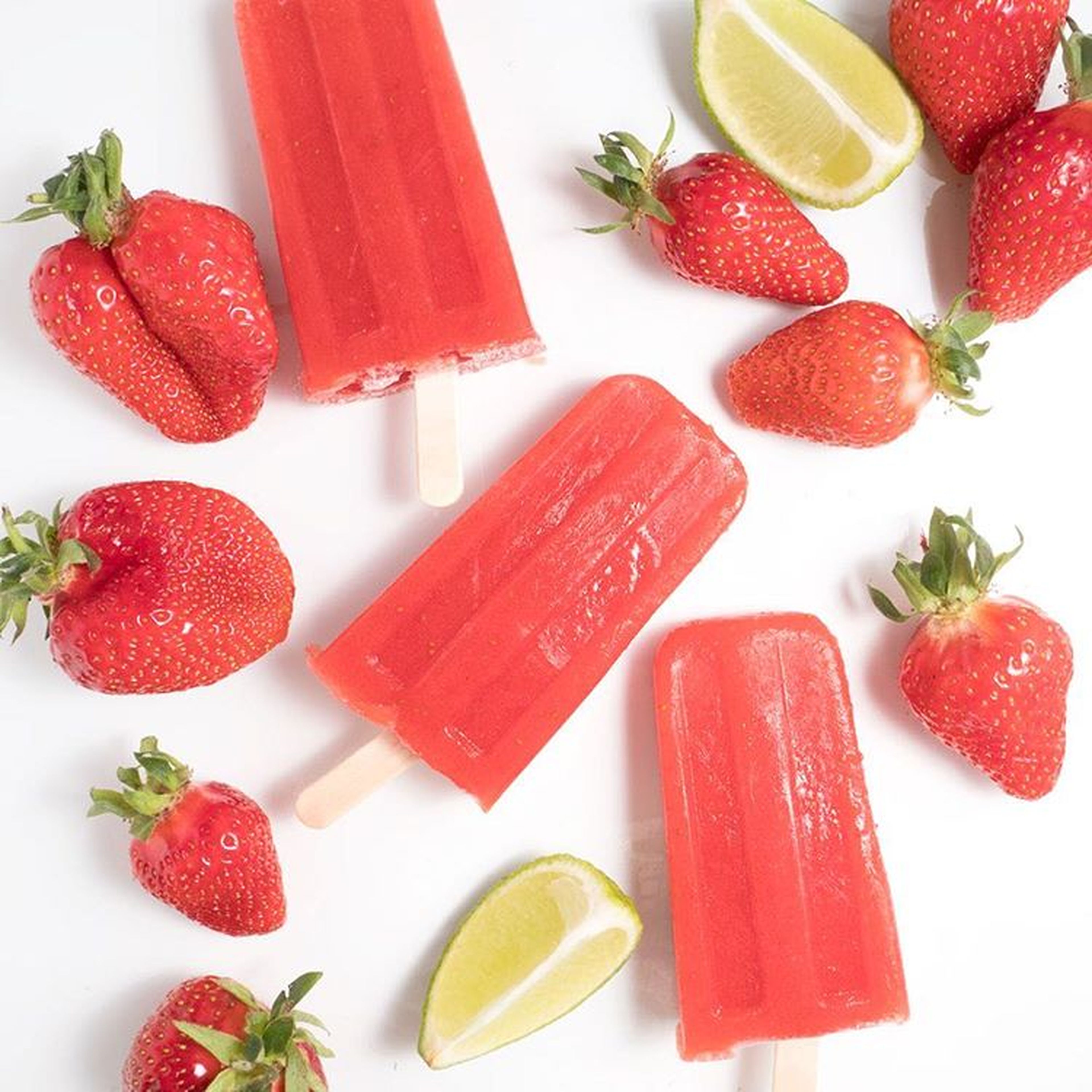 Strawberry and lime popsicles