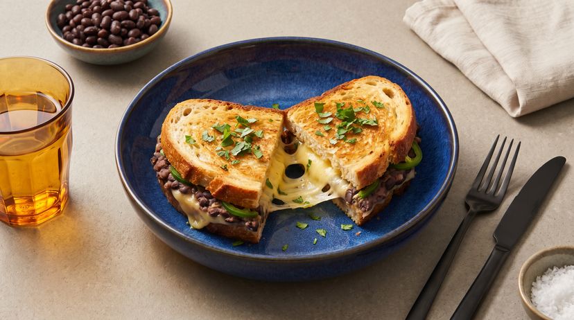 Gib deinem Grilled Cheese Sandwich ein bohniges Protein-Upgrade