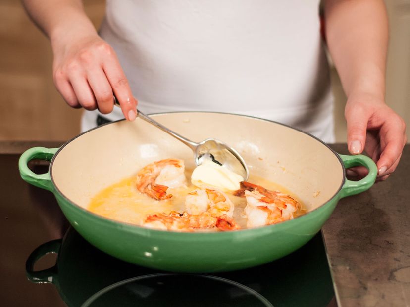 Angel hair pasta with shrimp in white wine sauce | Recipe | Kitchen Stories