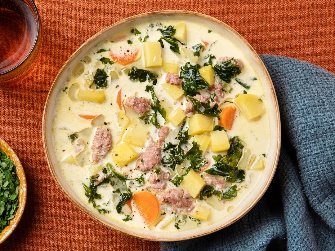 Zuppa Toscana mit Salsiccia (Toskanische Suppe)