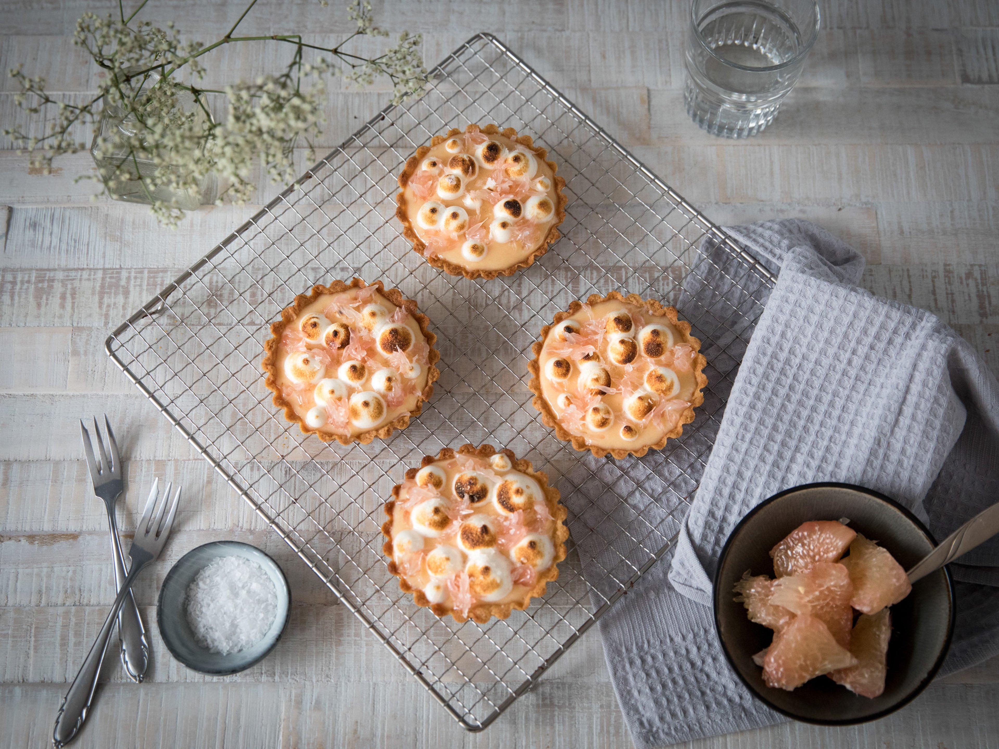Pink pomelo tartlets