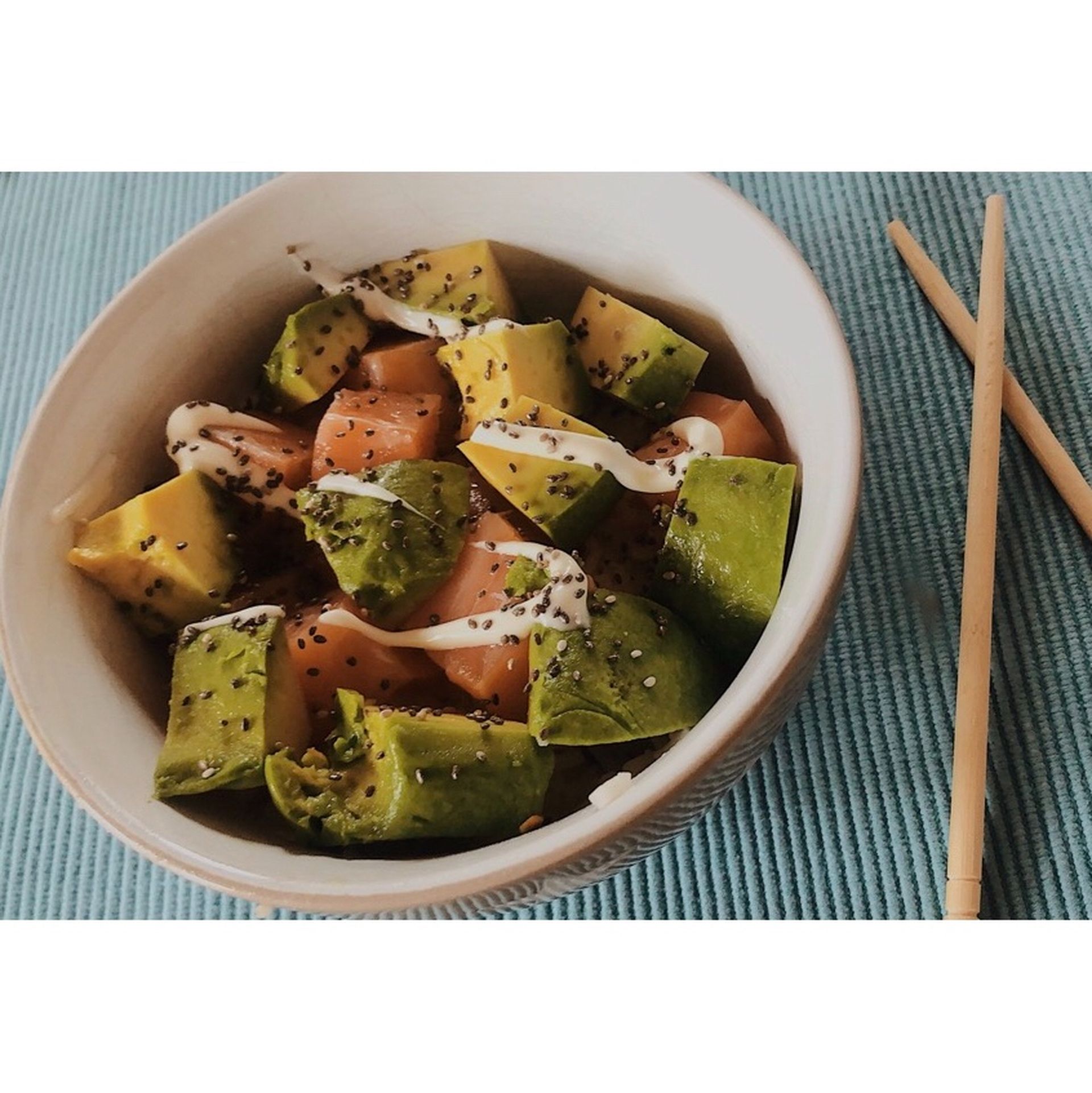 Avocado-Lachs Bowl