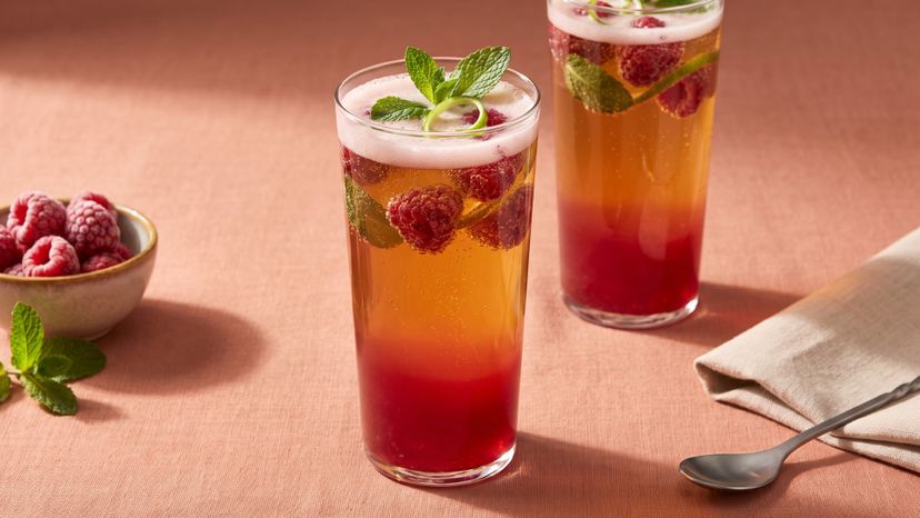 Erfrischende Himbeer-Bier-Bowle für die letzten Sommerabende