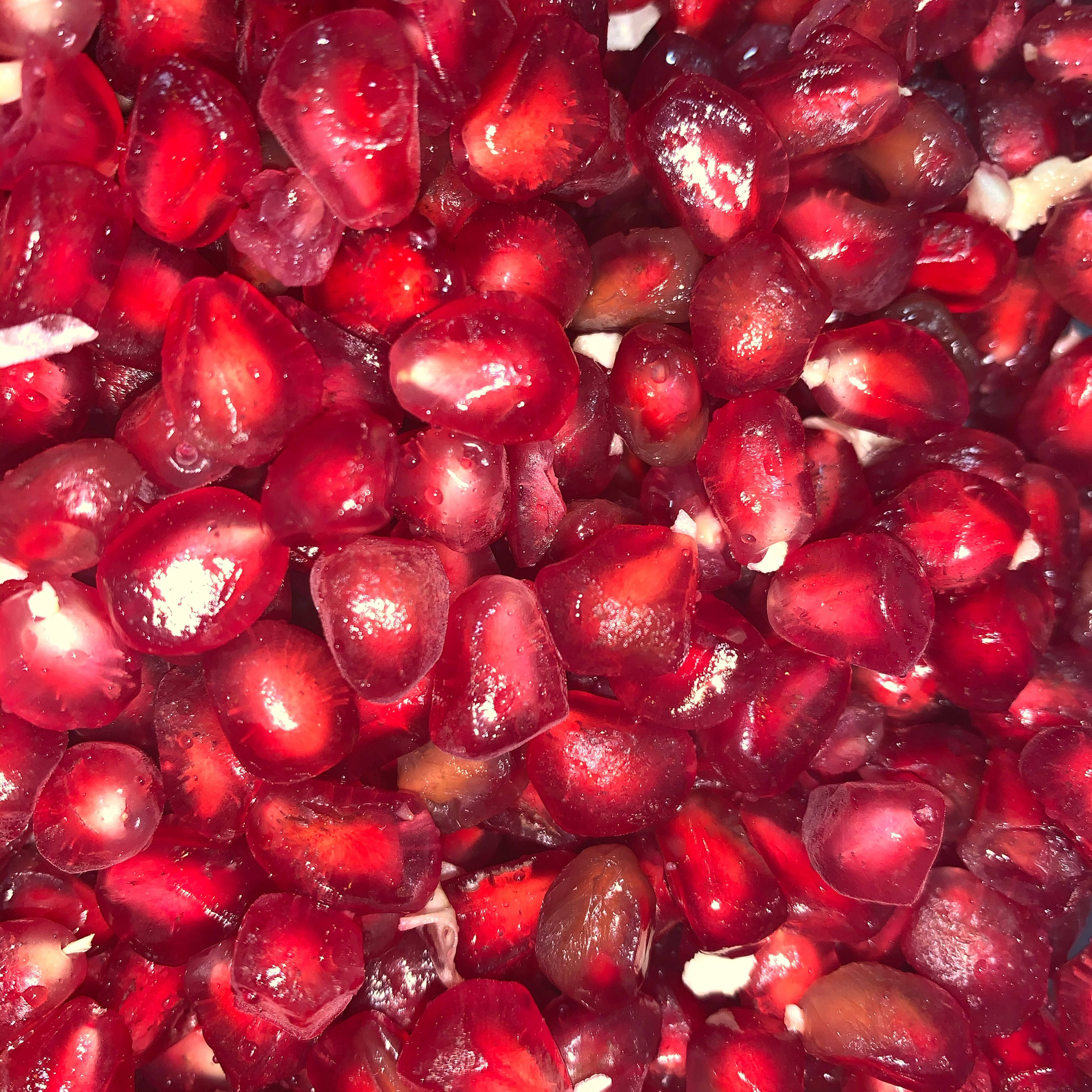 Cut the pomegranate and de-seed them.