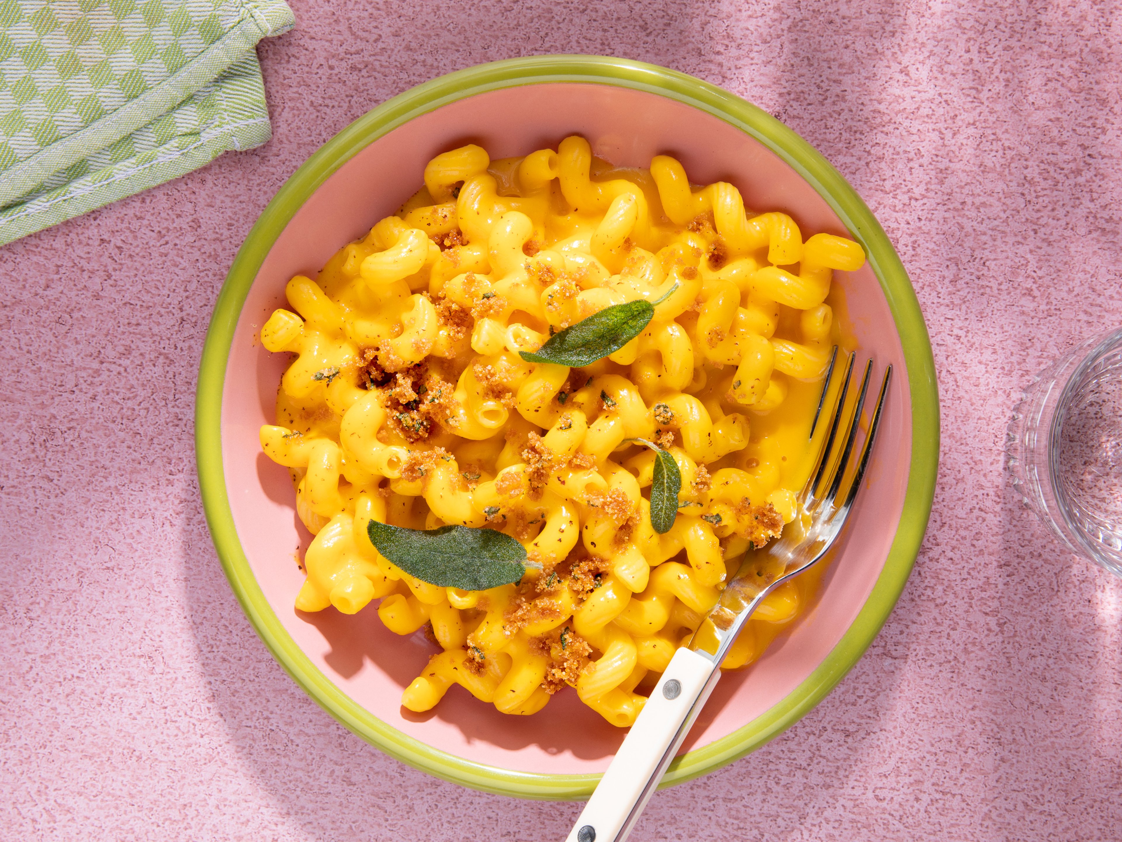 Creamy pumpkin mac and cheese