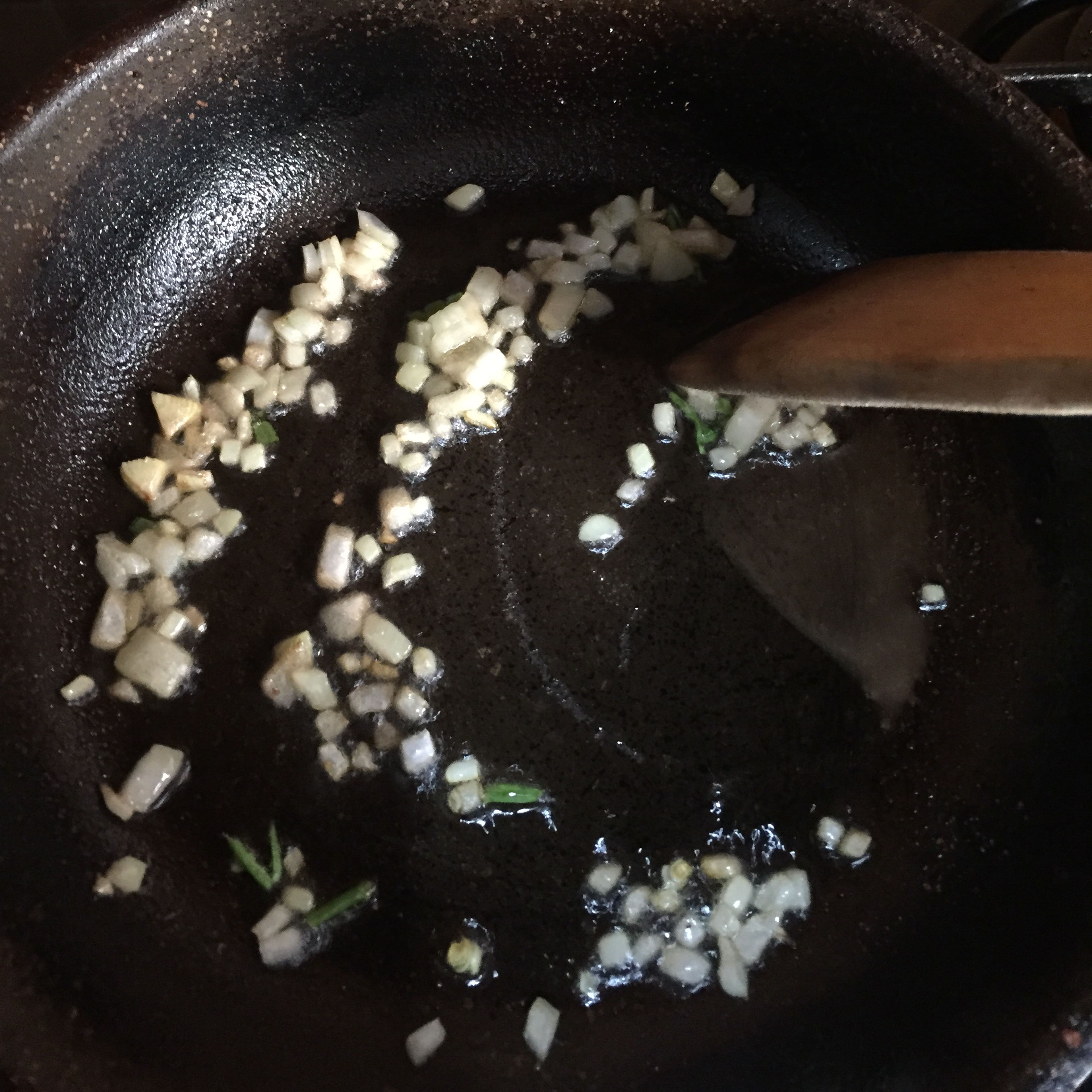 Put the olive oil at the fry pan, put the onion mix until maxture