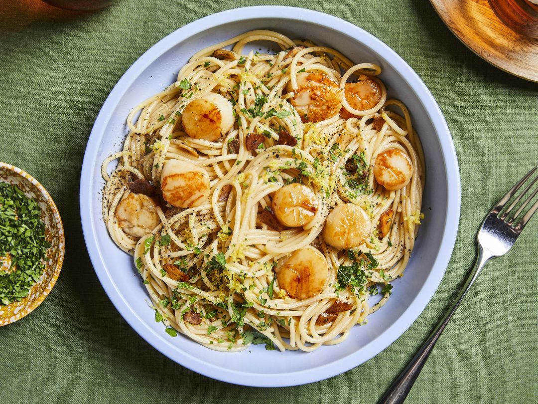 5-ingredient lemony brown butter linguine with scallops